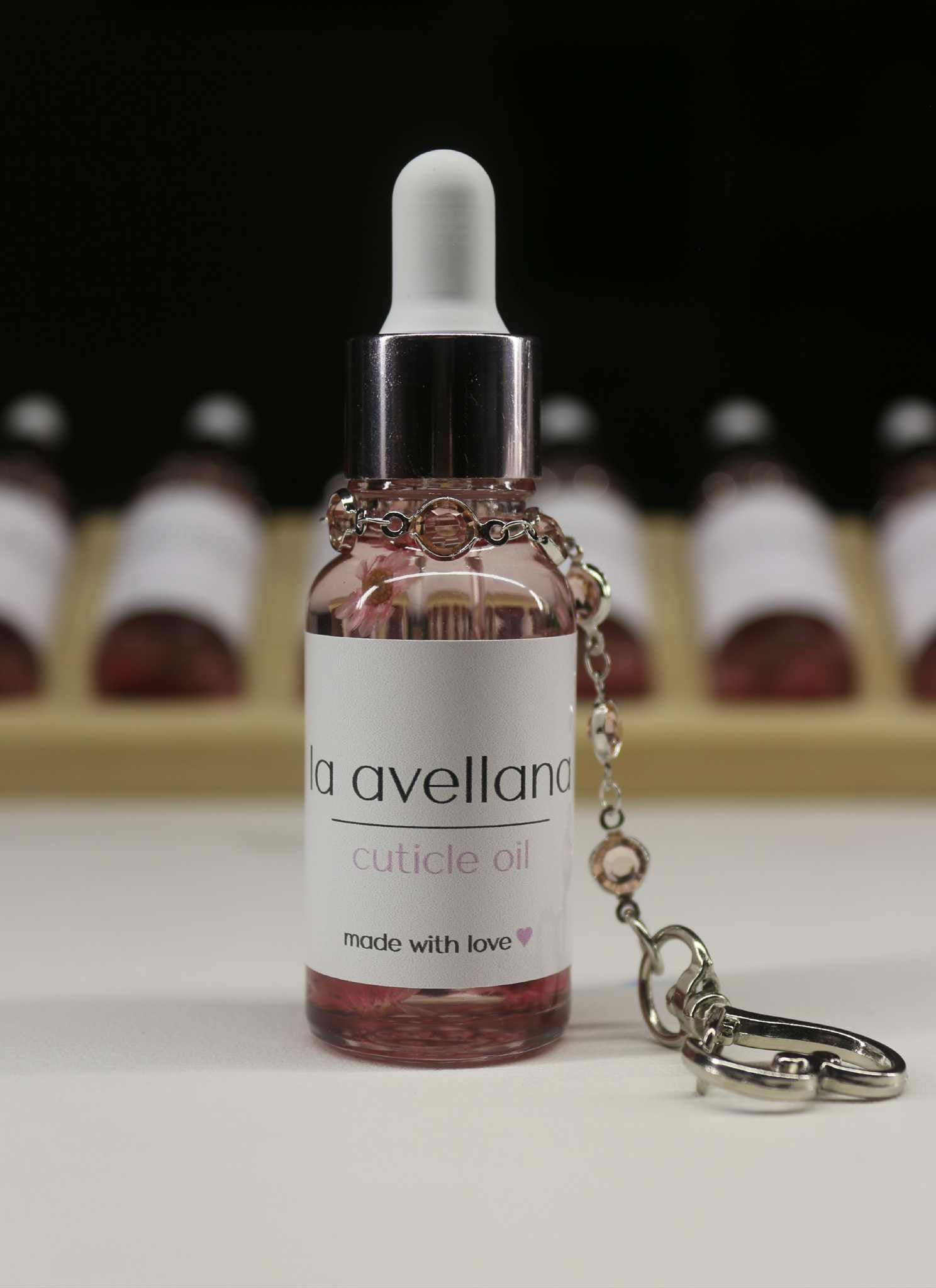 La Avellana Cuticle | Long Lasting Nails